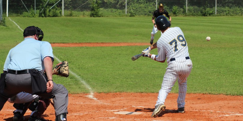 Caribes und Füssen teilen die Siege Caribes vs Füssen Baseball 2014