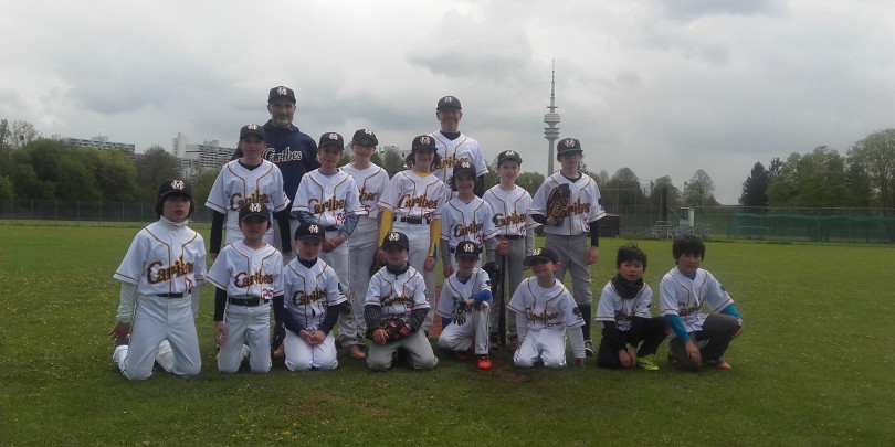Neu formiertes Tossball-Schüler-Team splittet Serie gegen Baldham Boars 20160424_123740
